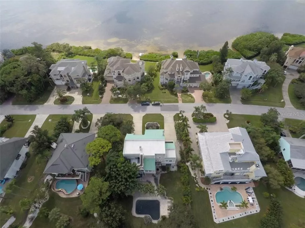 Crystal Beach, FL 34681,1039 POINT SEASIDE DR