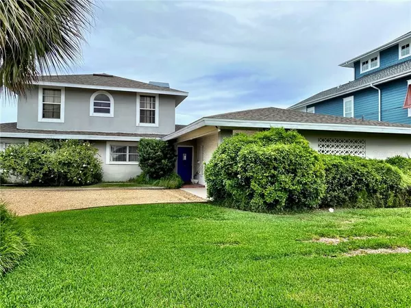 32 N PINE CIR, Belleair, FL 33756