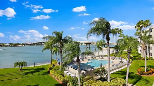 St Petersburg, FL 33715,5901 BAHIA DEL MAR CIR #323