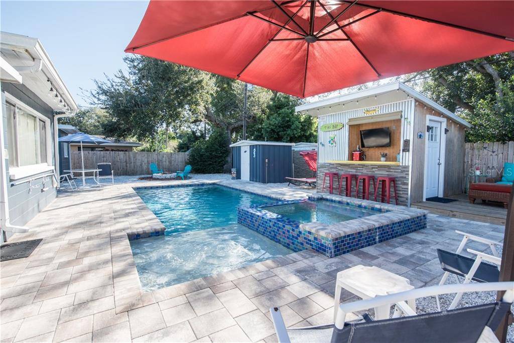 11270 67TH AVE, Seminole, FL 33772