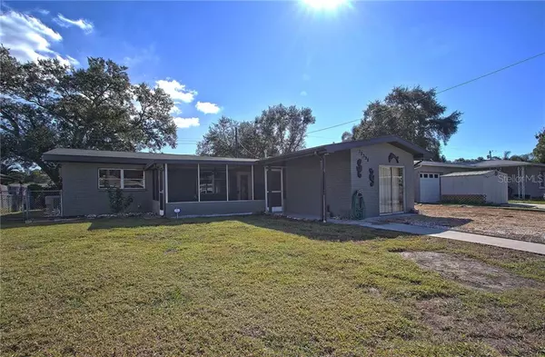 10398 VALENCIA RD, Seminole, FL 33772