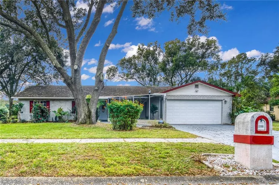 2207 SUMMIT VIEW DR, Valrico, FL 33596