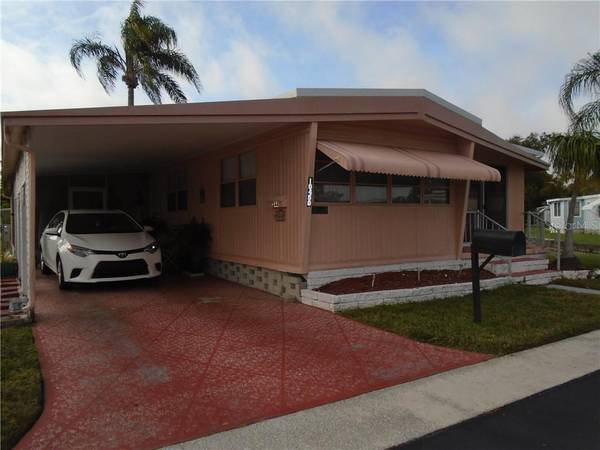 10450 PALM DR #244, Largo, FL 33773