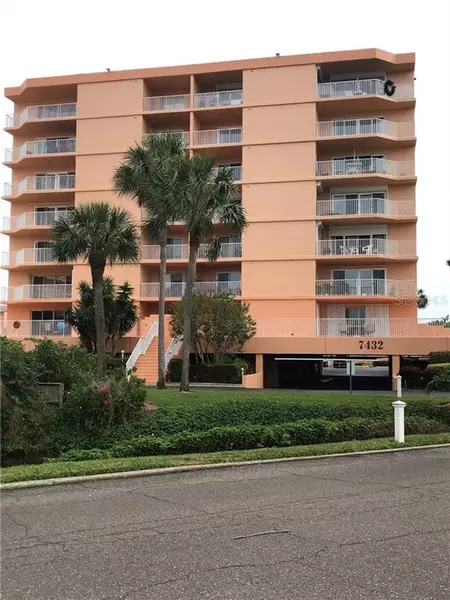 7432 SUNSHINE SKYWAY LN S #501, St Petersburg, FL 33711