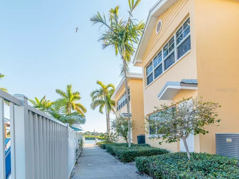 19417 GULF BLVD W #A-202, Indian Shores, FL 33785