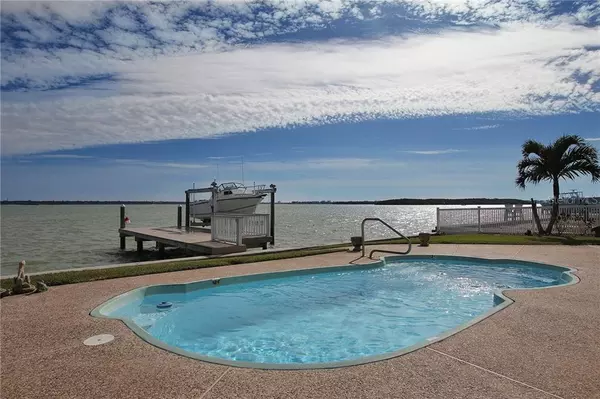 565 JOHNS PASS AVE, Madeira Beach, FL 33708