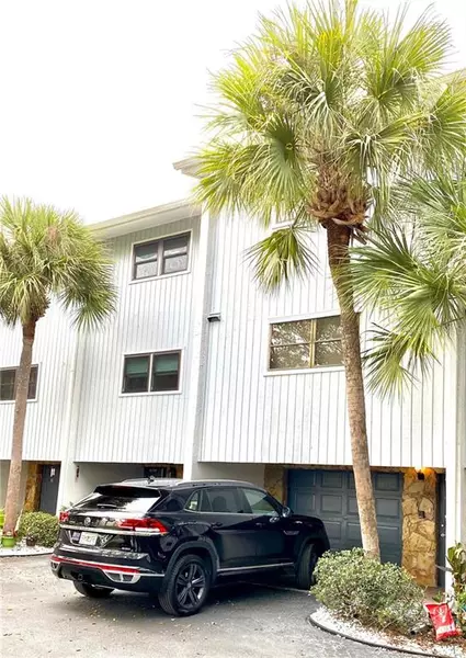 12152 CAPRI CIR S #703, Treasure Island, FL 33706