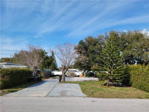 10181 114TH TER, Largo, FL 33773