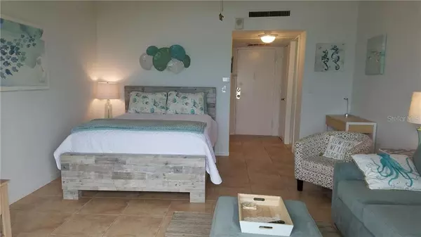 Clearwater Beach, FL 33767,880 MANDALAY AVE #N411