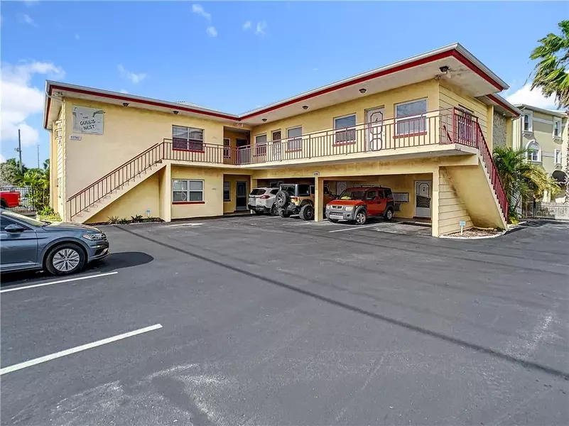 11701 1ST ST E #1, Treasure Island, FL 33706