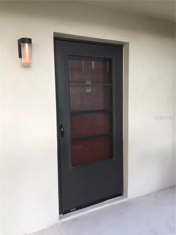 3300 FOX CHASE CIR N #202, Palm Harbor, FL 34683