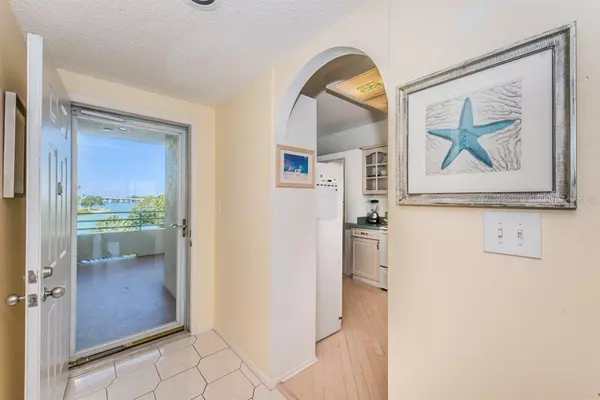 South Pasadena, FL 33707,7922 SAILBOAT KEY BLVD S #204