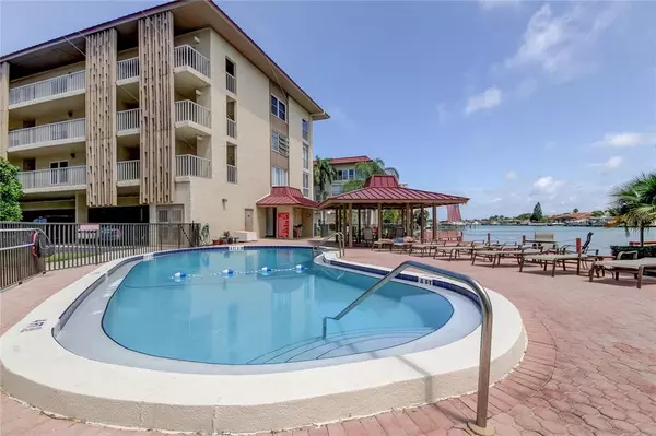 Clearwater Beach, FL 33767,113 ISLAND WAY #221
