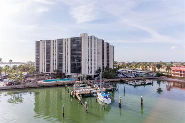 10355 PARADISE BLVD #215, Treasure Island, FL 33706