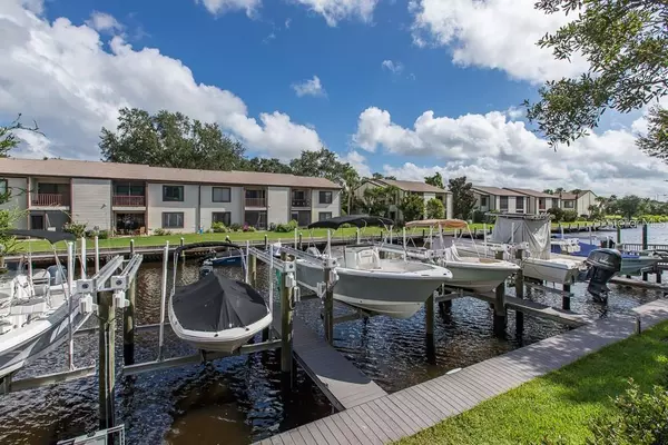 Tarpon Springs, FL 34689,833 CALLISTA CAY LOOP