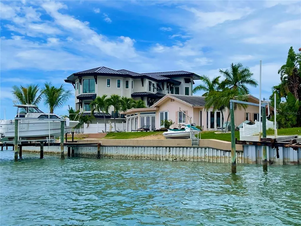 Indian Rocks Beach, FL 33785,536 HARBOR DR N