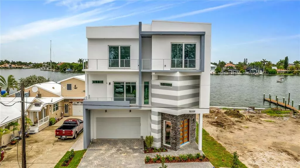 10209 GULF BLVD, Treasure Island, FL 33706