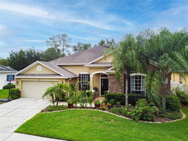 7101 DERWENT GLEN CIR, Land O Lakes, FL 34637