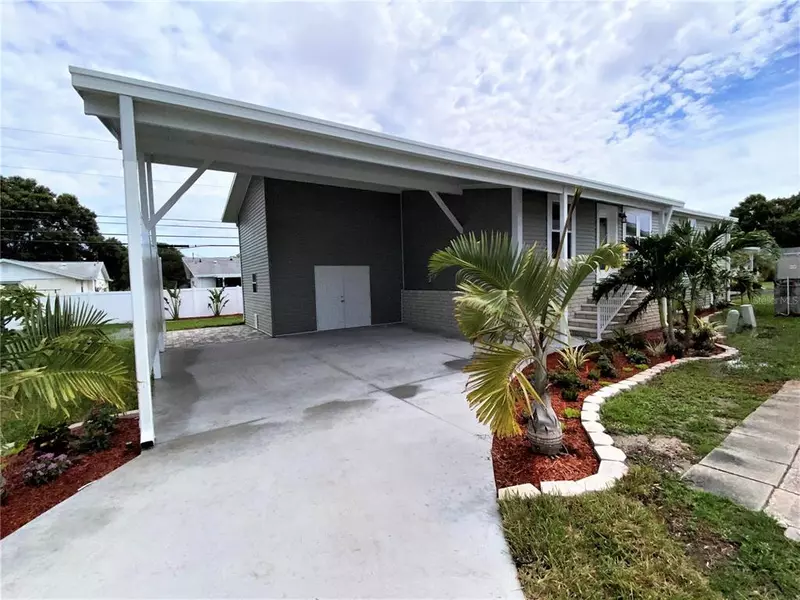 205 MOUNT PINEY AVE NE #305, St Petersburg, FL 33702