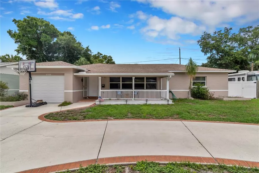 1732 65TH WAY N, St Petersburg, FL 33710