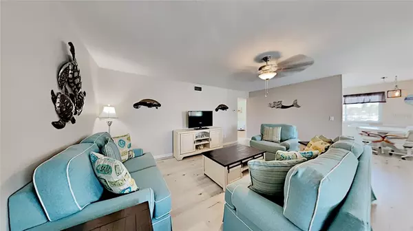 North Redington Beach, FL 33708,17300 GULF BLVD #14