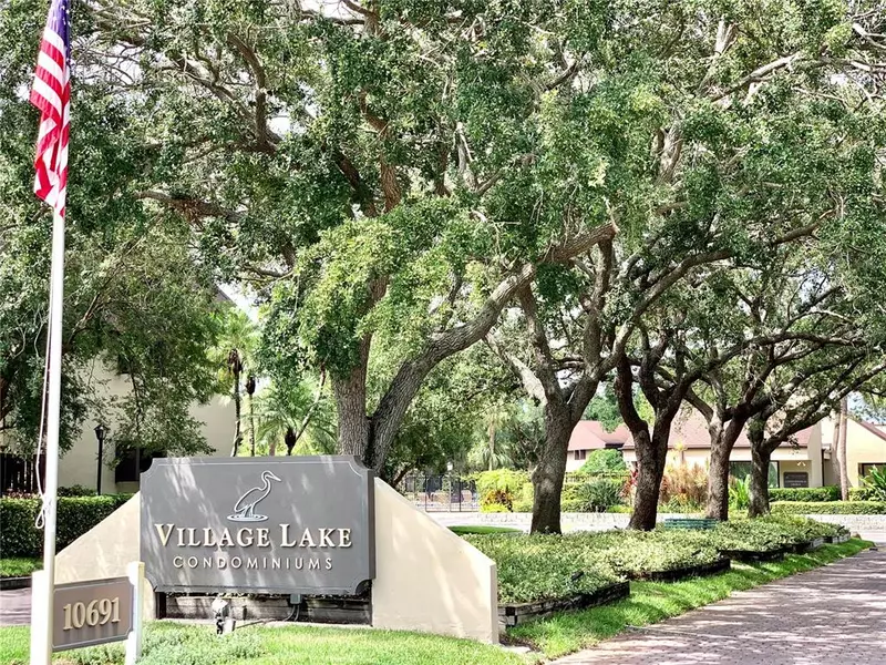 880 S VILLAGE DR N #202, St Petersburg, FL 33716