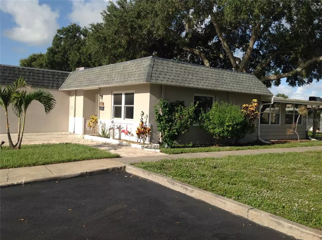 Dunedin, FL 34698,272 SKYLOCH DR E