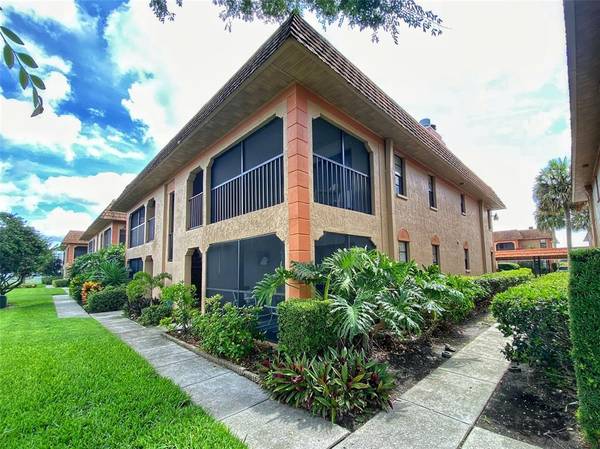 10180 SEMINOLE ISLAND DR #10180, Largo, FL 33773