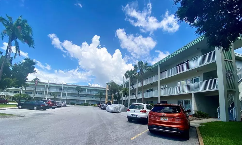 2071 AUSTRALIA WAY W #19, Clearwater, FL 33763