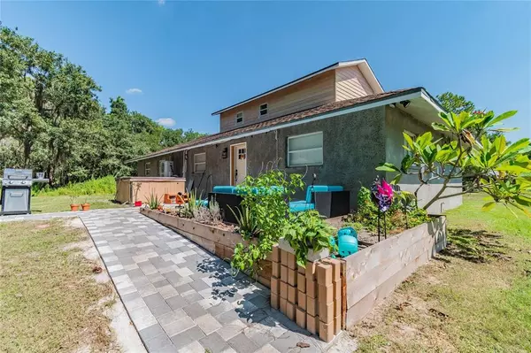 13570 HIGHLAND RD, Wimauma, FL 33598