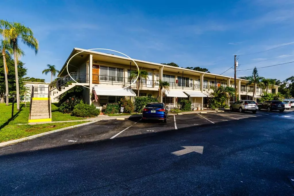 Kenneth City, FL 33709,4144 56TH ST N #808