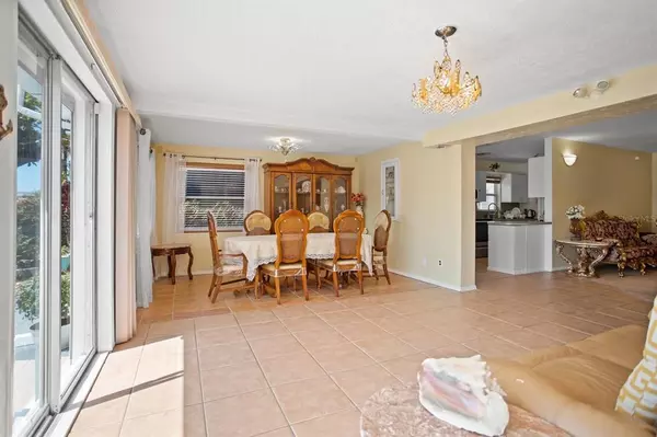 Redington Shores, FL 33708,131 WALL ST