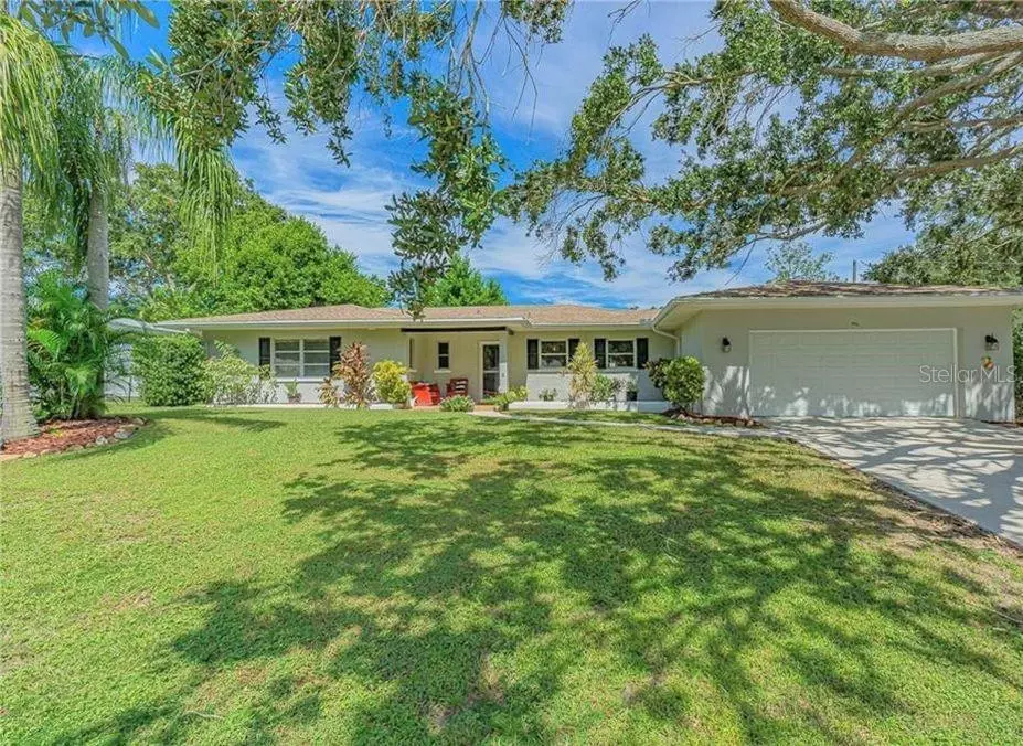 Dunedin, FL 34698,992 HILLWOOD DR