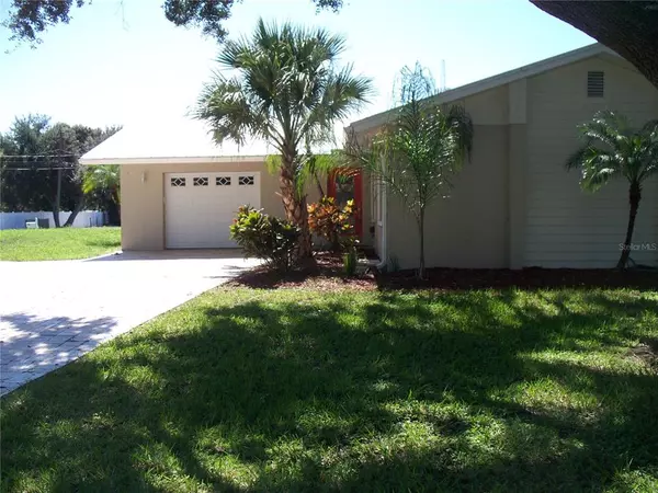 1464 LACONIA DR N, Clearwater, FL 33764