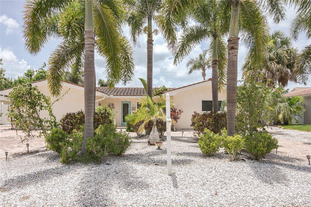 110 18TH ST, Belleair Beach, FL 33786