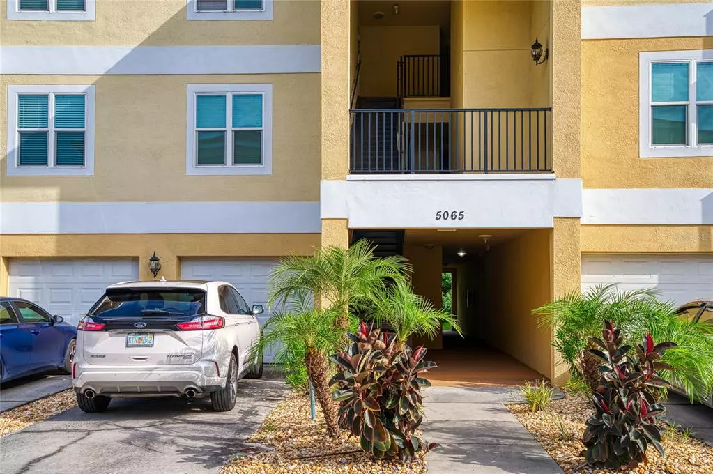 New Port Richey, FL 34652,5065 ROYAL PALMS WAY #302