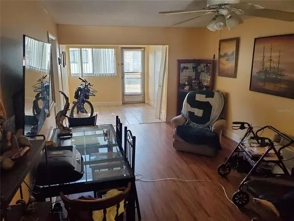 Seminole, FL 33776,13866 OAKWOOD LN #13866