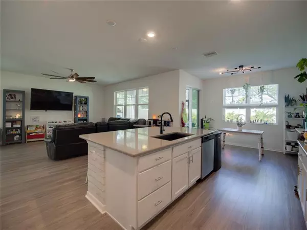 Seminole, FL 33777,8060 ARTISAN CIR