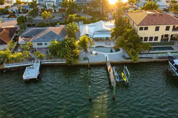 316 HARBOR DR, Indian Rocks Beach, FL 33785