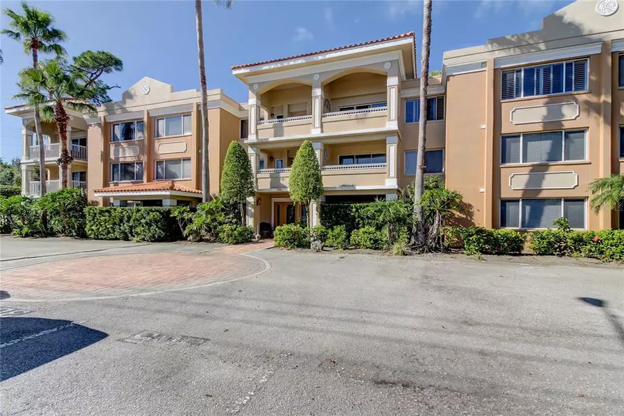 950 BROADWAY #304, Dunedin, FL 34698