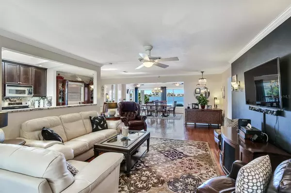 Redington Shores, FL 33708,112 WALL ST