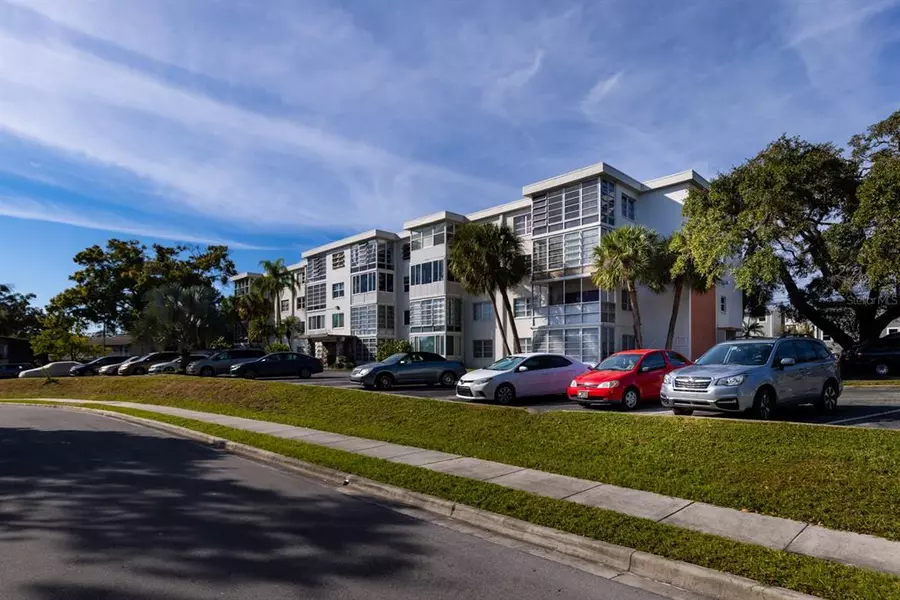 100 WAVERLY WAY #306, Clearwater, FL 33756