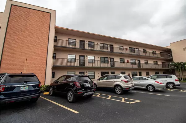 5971 TERRACE PARK DR N #211, St Petersburg, FL 33709