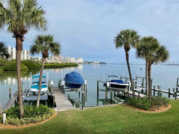 130 MARINA DEL REY CT, Clearwater Beach, FL 33767