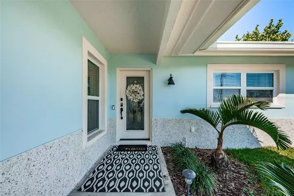 3925 MCKAY CREEK DR, Largo, FL 33770