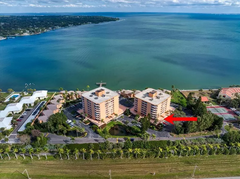 7432 SUNSHINE SKYWAY LN S #206, St Petersburg, FL 33711