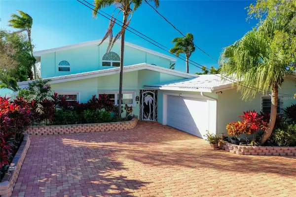 556 CRYSTAL DR, Madeira Beach, FL 33708