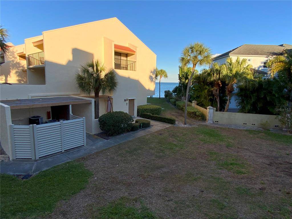 7550 SUNSHINE SKYWAY LN S #T44, St Petersburg, FL 33711