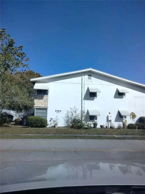 St Petersburg, FL 33714,5895 18TH ST N #19