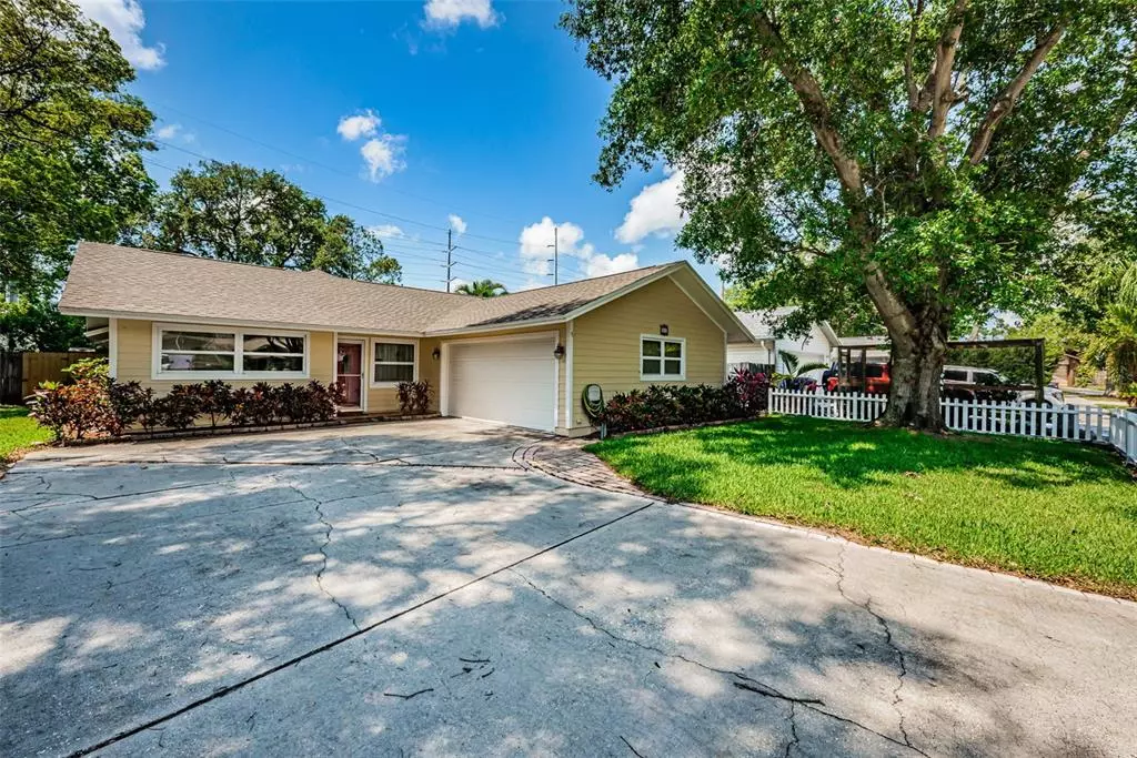 Dunedin, FL 34698,60 SQUIRE CT